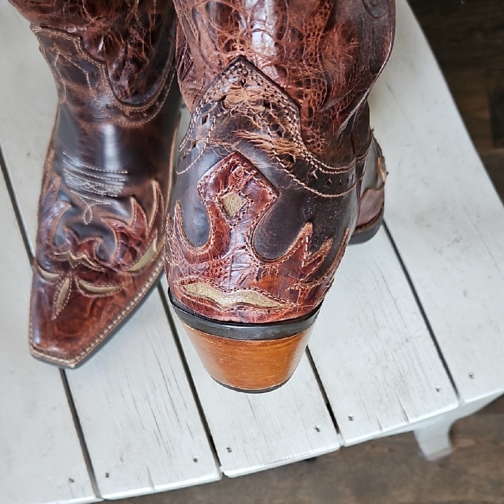 Ariat Distressed Leather Boots - Picture 4 of 6